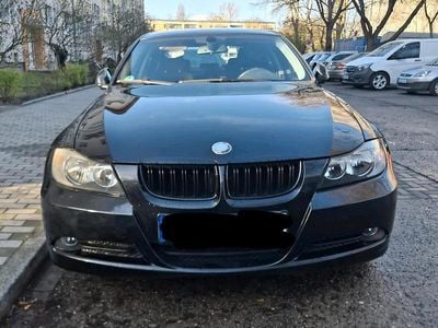 Begagnad BMW 318 129 HK (94 kW) 2006 Svart Sedan