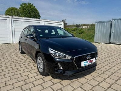 Gebraucht Hyundai i30 Select 101 PS (74 kW) 2018 Schwarz Kombi