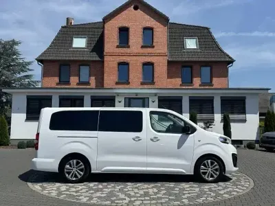 Gebraucht Peugeot e-Traveller Allure 100 kW (136 PS) 2022 Weiß Van / Kleinbus