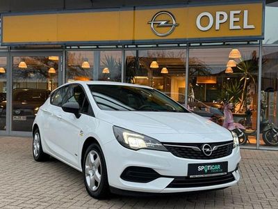 Weiß Gebraucht 2021 Opel Astra Design & Tech Limousine | 14.900 € (Etwas zu teuer)