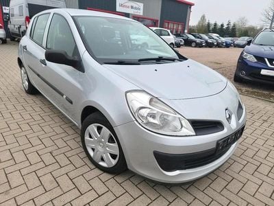 Second-hand Renault Clio II 75 CP (55 kW) 2007 Argintiu Hatchback