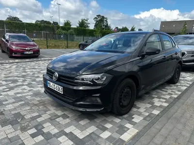Gebraucht VW Polo Comfortline 95 PS (69 kW) 2019 Schwarz Kleinwagen