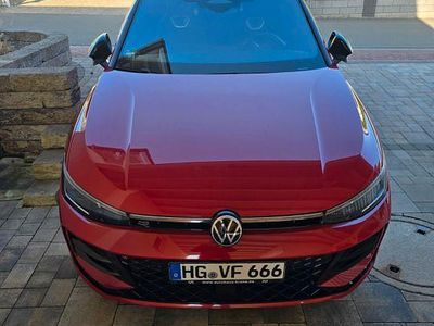 Gebraucht VW Passat R-line 193 PS (141 kW) 2024 Rot Kombi