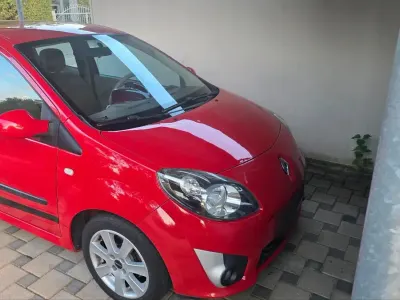 Gebraucht Renault Twingo 75 PS (55 kW) 2009 Rot Kleinwagen