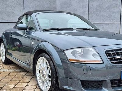 Grau Gebraucht 2004 Audi TT Roadster Sport Cabrio | 19.850 €