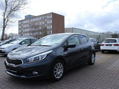 Gebraucht Kia Ceed Attract 99 PS (72 kW) 2013 Grau Kleinwagen