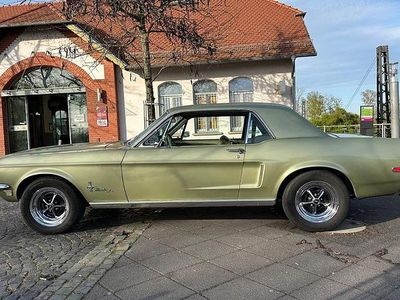 Usata Ford V8 200 CV (147 kW) 1968 Verde Coupé