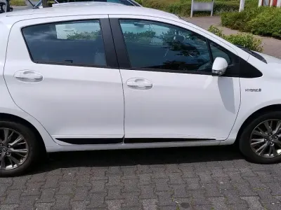 Gebraucht Toyota Yaris 100 PS (73 kW) 2017 Weiß Kleinwagen