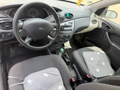 Gebraucht Ford Focus Ambiente 75 PS (55 kW) 2002 Grau Limousine