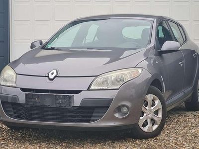 Gebraucht Renault Mégane III Expression 101 PS (74 kW) 2009 Grau cassiopee Kleinwagen