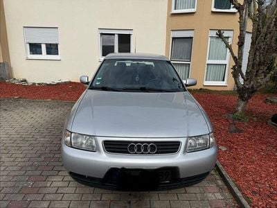 Usata Audi A3 Ambiente 102 CV (75 kW) 2000 Argento Utilitaria