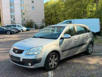 Gebraucht Kia Rio 97 PS (71 kW) 2007 Grau Limousine