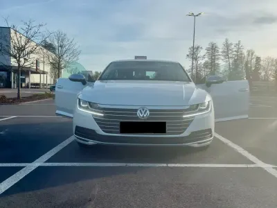 Gebraucht VW Arteon Elegance 150 PS (110 kW) 2018 Weiß Kleinwagen
