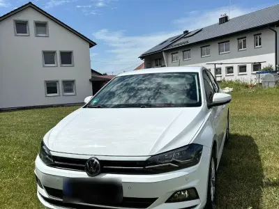 Gebraucht VW Polo Highline 95 PS (69 kW) 2018 Weiß Kleinwagen