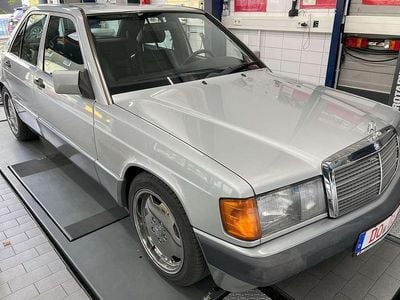 Usata Mercedes 190 AMG 234 CV (172 kW) 1993 Argento Berlina