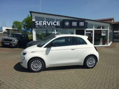 Neu Fiat 500e Red 86 kW (118 PS) 2025 Arktis weiß Kleinwagen