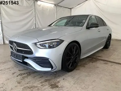 Gebraucht Mercedes 300 AMG 265 PS (194 kW) 2023 Hightechsilber metallic (metallic) Limousine