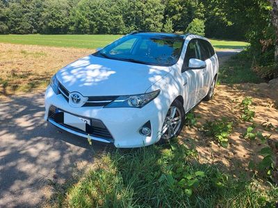 Toyota Auris Hybrid