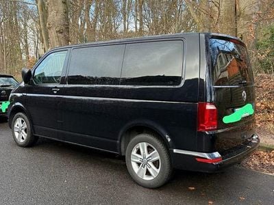 Usado VW Multivan Family 150 HP (110 kW) 2020 Preto Monovolume