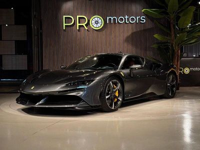 Usata Ferrari SF90 999 CV (734 kW) 2024 Grigio