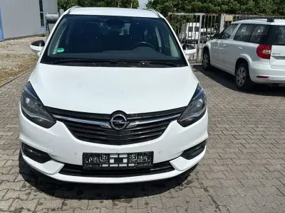 Gebraucht Opel Zafira Business Edition 131 PS (96 kW) 2018 Weiß Van / Kleinbus