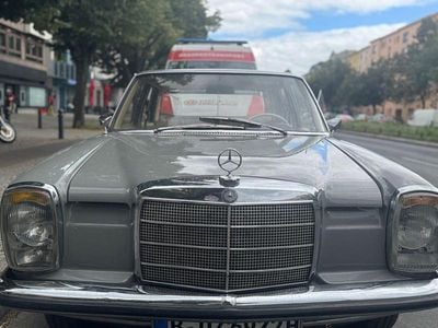 Second-hand Mercedes W115 105 CP (77 kW) 1972 Berlinǎ