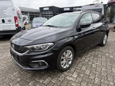 Gebraucht Fiat Tipo Lounge 120 PS (88 kW) 2017 Cinema schwarz metallic Kombi