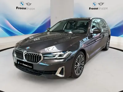 Gebraucht BMW 520 Luxury Line 190 PS (139 kW) 2023 Grau Kombi