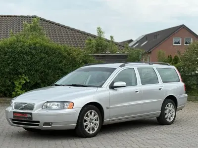 Używany Volvo V70 Momentum 140 KM (102 kW) 2006 Srebrny Kombi