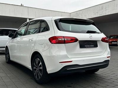 Usata Mercedes B200 150 CV (110 kW) 2022 Bianco Monovolume