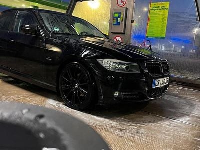 Gebraucht BMW 318 143 PS (105 kW) 2009 Schwarz Limousine