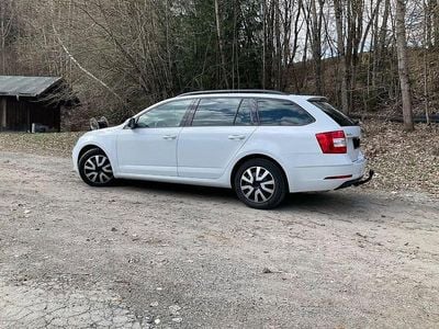 Gebraucht Skoda Octavia Ambition 150 PS (110 kW) 2017 Weiß Kombi