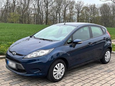 Gebraucht Ford Fiesta 82 PS (60 kW) 2011 Blau Kleinwagen