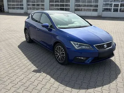 Usata Seat Leon XCELLENCE 179 CV (131 kW) 2017 Blu Berlina