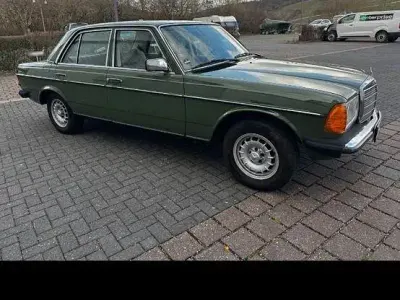 Gebraucht Mercedes 230 109 PS (80 kW) 1976 Beige Limousine
