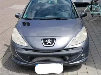 Gebraucht Peugeot 206+ 68 PS (50 kW) 2010 Grau Kleinwagen