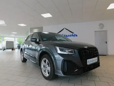 Używany Audi Q2 S-Line 150 KM (110 kW) 2024 Szary SUV