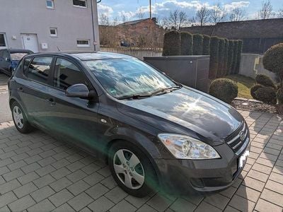 Gebraucht Kia Ceed LX 109 PS (80 kW) 2009 Grau Kleinwagen