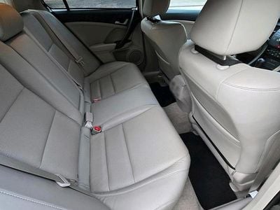 Second-hand Honda Accord 201 CP (147 kW) 2009 Verde Berlinǎ