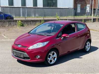 Gebraucht Ford Fiesta Titanium 97 PS (71 kW) 2008 Violet Kleinwagen
