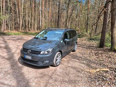 Gebraucht VW Touran 140 PS (102 kW) 2015 Grau Van / Kleinbus