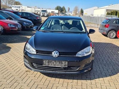 Gebraucht VW Golf VII Trendline 110 PS (80 kW) 2016 Schwarz Kleinwagen