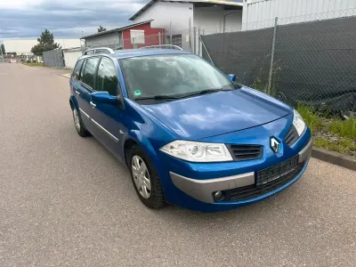 Gebraucht Renault Mégane GrandTour 105 PS (77 kW) 2008 Blau Kombi
