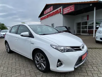 Gebraucht Toyota Auris Hybrid Executive 136 PS (100 kW) 2013 Weiß Limousine