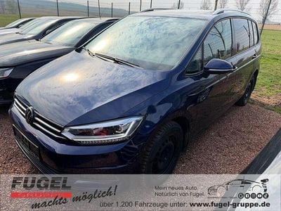 Gebraucht VW Touran Comfortline 122 PS (89 kW) 2022 Atlantik blue metallic Van / Kleinbus