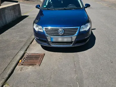 Gebraucht VW Passat Comfortline 102 PS (75 kW) 2005 Blau Limousine