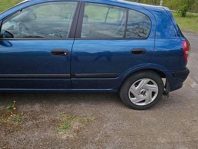 Usata Nissan Almera 95 CV (69 kW) 2002 Blu Utilitaria