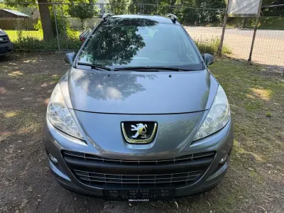Gebraucht Peugeot 207 Family 92 PS (67 kW) 2011 Grau Kombi