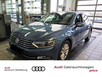 Gebraucht VW Passat Comfortline 150 PS (110 kW) 2014 Harvard blue metallic (metallic) Limousine