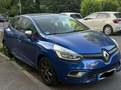 Używany Renault Clio IV Intens 90 KM (66 kW) 2016 Niebieski Sedan/Limuzyna